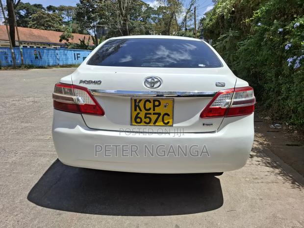 Toyota Premio 2010 White