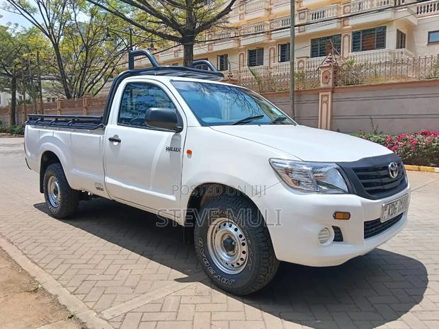 Toyota Hilux 2014 Pearl