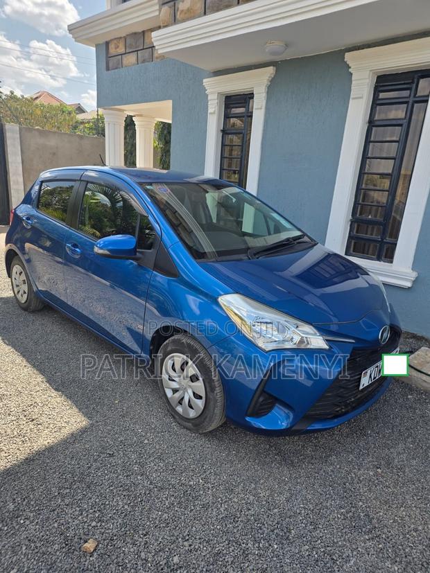 Toyota Vitz 1.0 FWD 5dr 2018 Blue