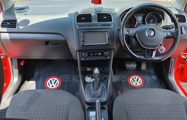Volkswagen Polo 2017 Red