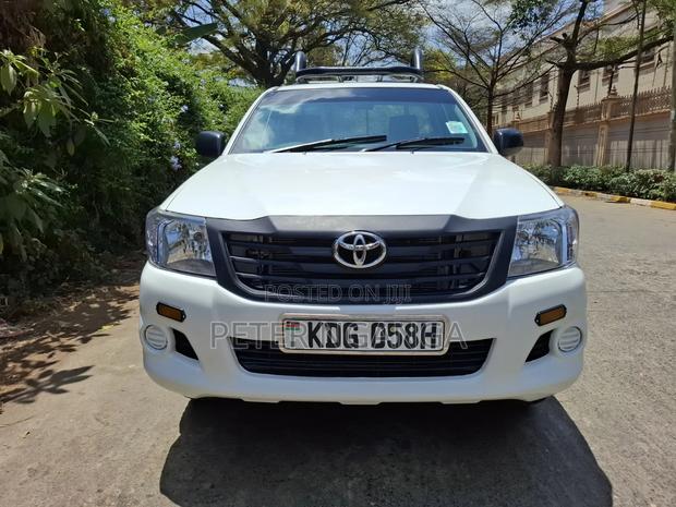 Toyota Hilux 2014 White