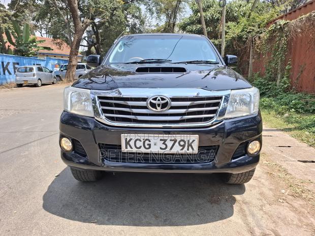 Toyota Hilux 2011 Matt Black
