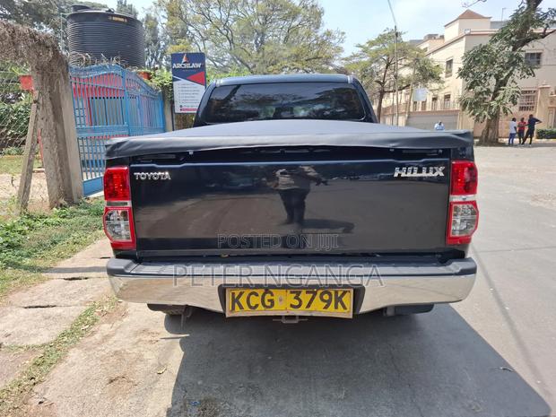 Toyota Hilux 2011 Matt Black