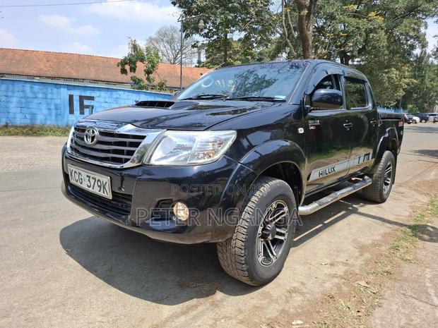 Toyota Hilux 2011 Matt Black