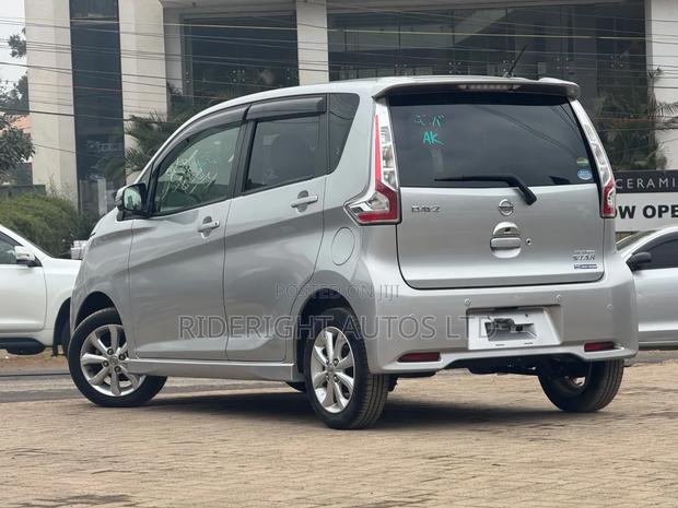 Nissan Dayz 2019 Silver