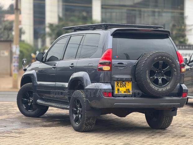 Toyota Land Cruiser Prado 2006 Black