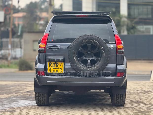 Toyota Land Cruiser Prado 2006 Black