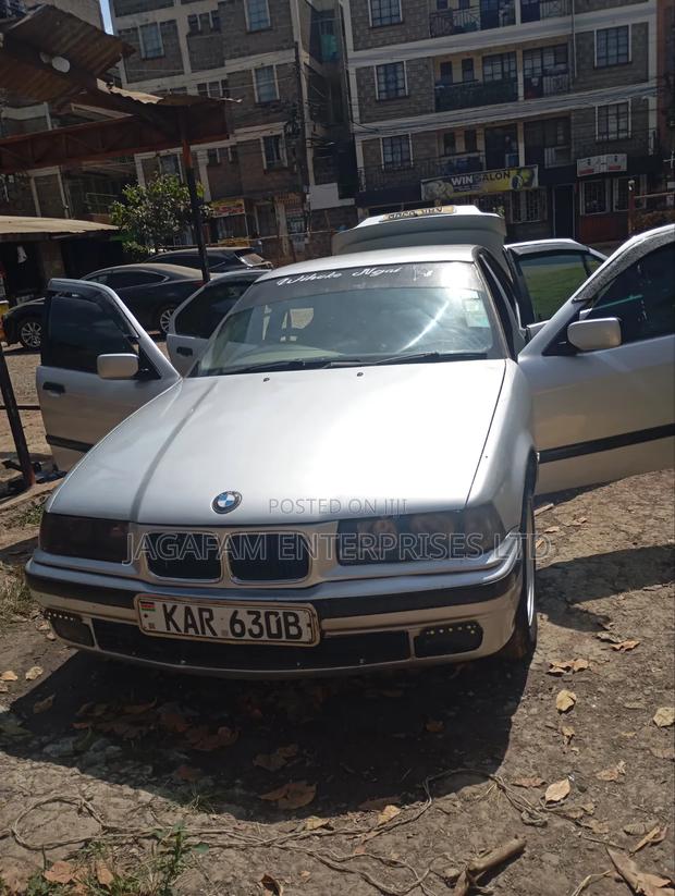 BMW 320i Sedan RWD 1999 Silver