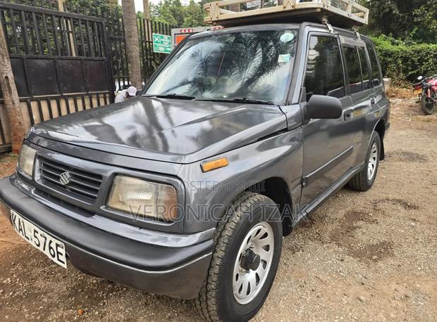 Suzuki Escudo 1995 Gray