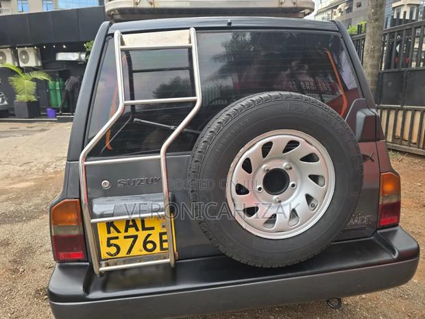Suzuki Escudo 1995 Gray