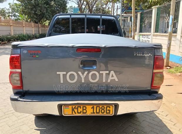 Toyota Hilux 2014 Gray