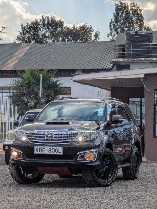 Toyota Fortuner 2014 Black