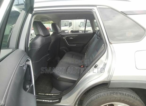 Toyota RAV4 2019 Silver