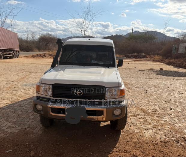Toyota Land Cruiser 2020 White