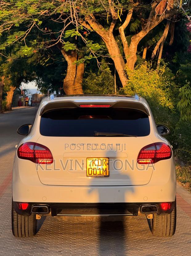 Porsche Cayenne 2019 White