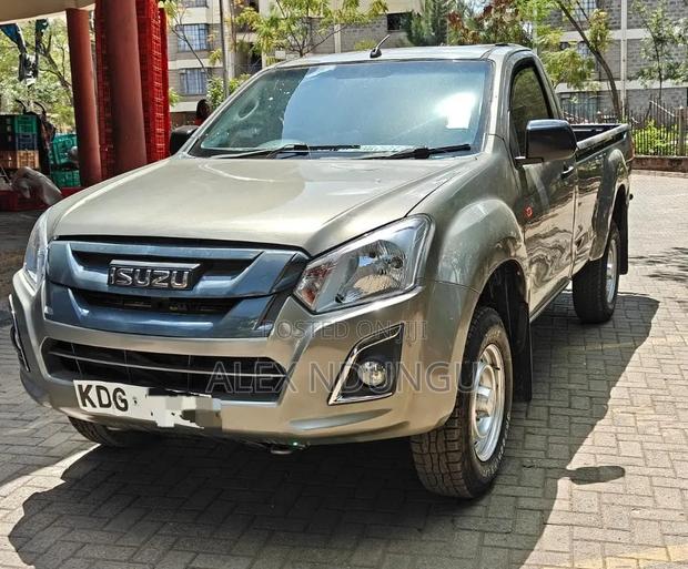 Isuzu D-MAX 2021 Gray