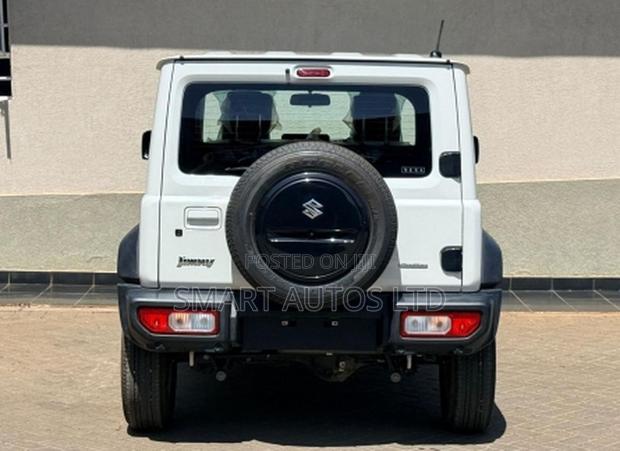 New Suzuki Jimny 2025 Off white
