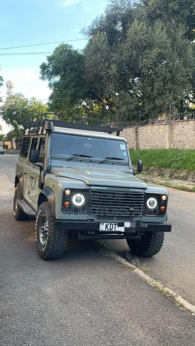 Land Rover Defender 2019 Gray