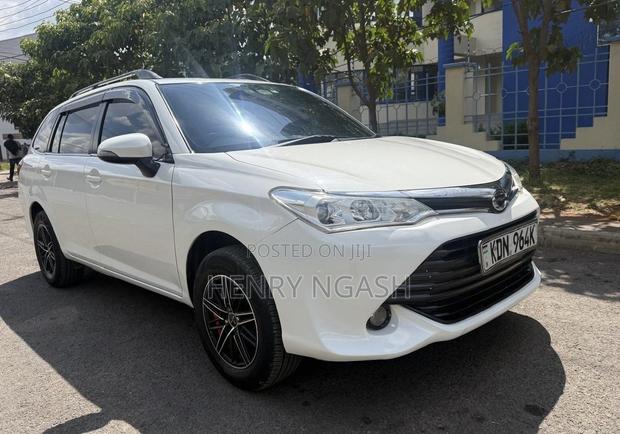 Toyota Corolla Fielder 2016 Pearl