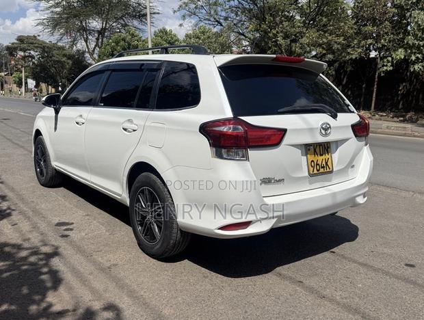 Toyota Corolla Fielder 2016 Pearl