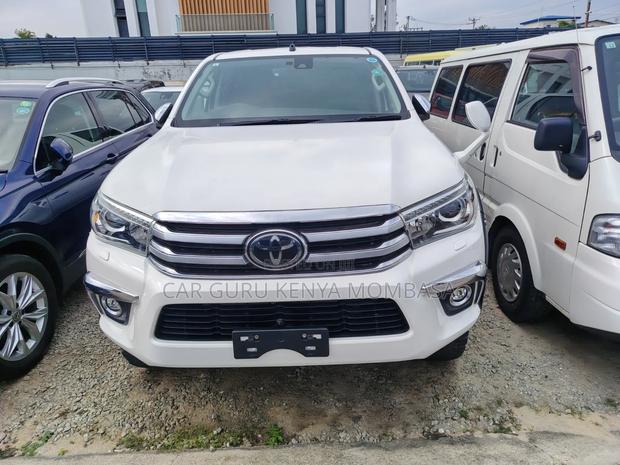 Toyota Hilux 2020 White