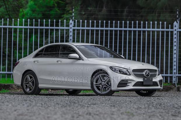 Mercedes-Benz C200 2019 Pearl