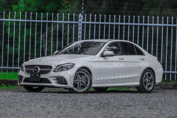 Mercedes-Benz C200 2019 Pearl
