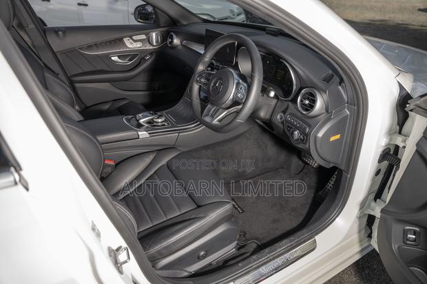 Mercedes-Benz C200 2019 Pearl