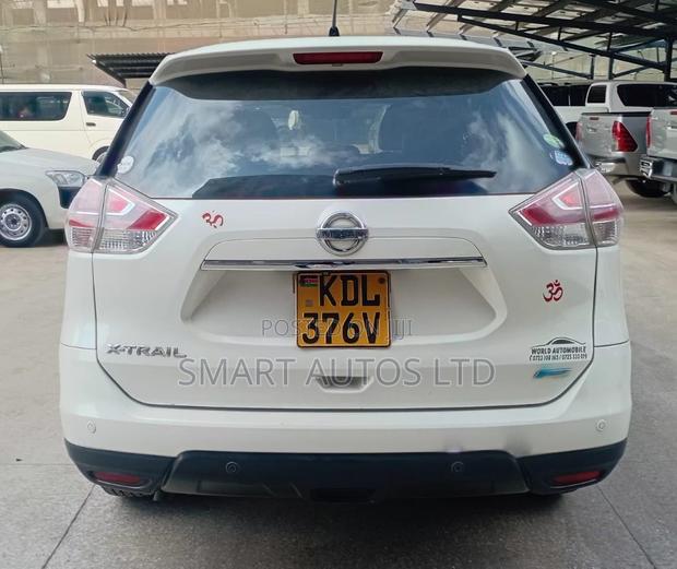 Nissan X-Trail 2016 White