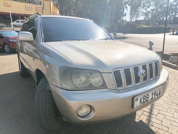 Toyota Kluger 2004 Gold