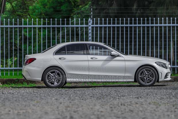 Mercedes-Benz C200 2019 Pearl