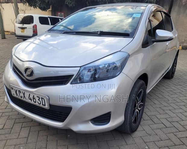 Toyota Vitz 2012 Silver