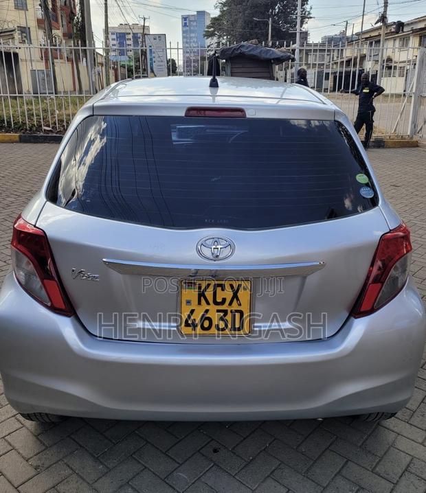 Toyota Vitz 2012 Silver