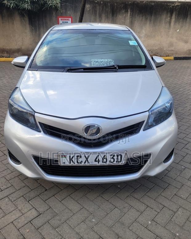 Toyota Vitz 2012 Silver