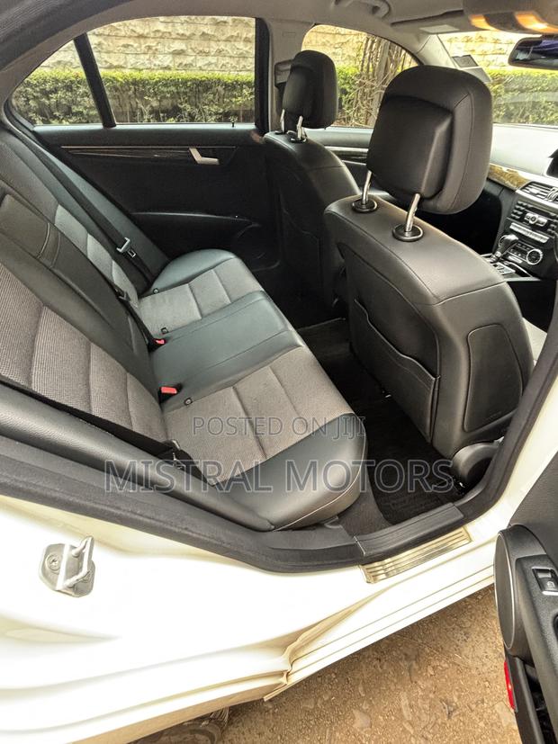 Mercedes-Benz C200 2011 White