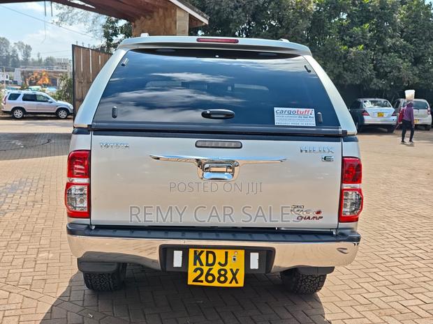 Toyota Hilux 2015 Silver