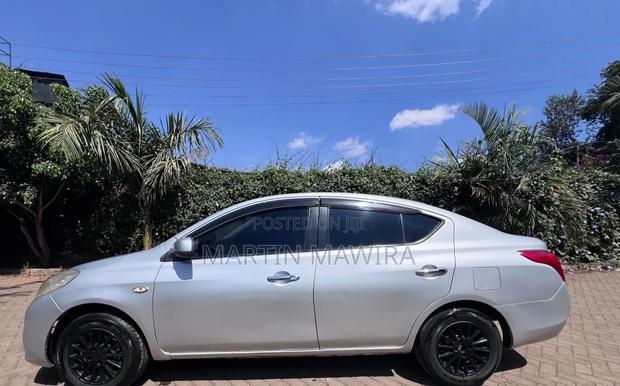 Nissan Tiida 2013 Silver