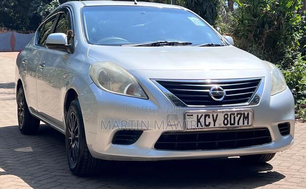 Nissan Tiida 2013 Silver
