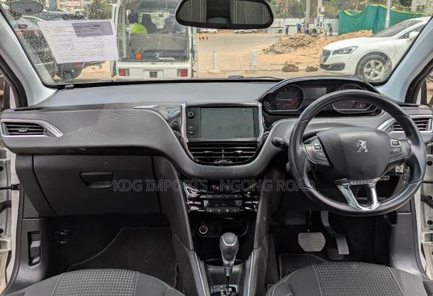 Peugeot 208 2019 White