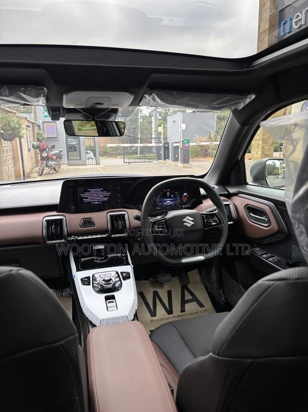 New Suzuki e Vitara 2025 White