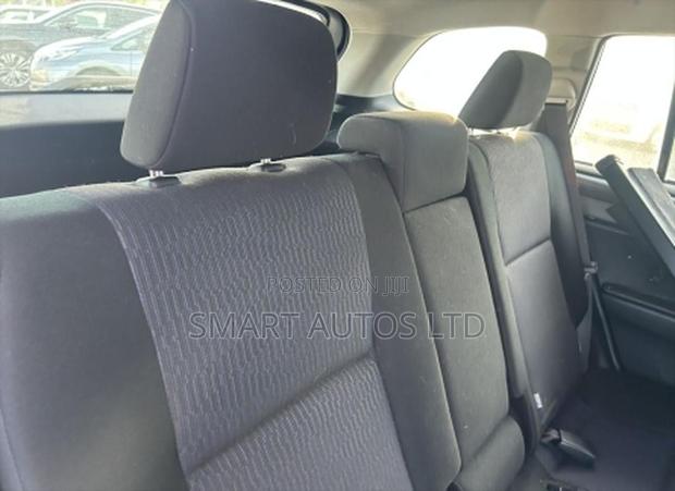 Toyota Corolla Fielder 1.5 Hybrid FWD 2019 Silver