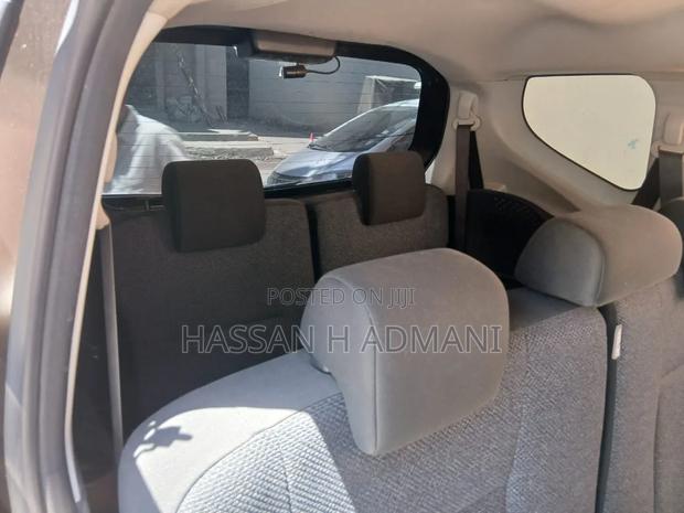 Toyota Sienta 2017 Brown