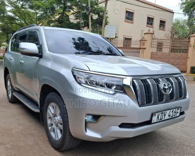 Toyota Land Cruiser Prado 2010 Silver