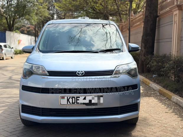 Toyota Spade 2014 Silver