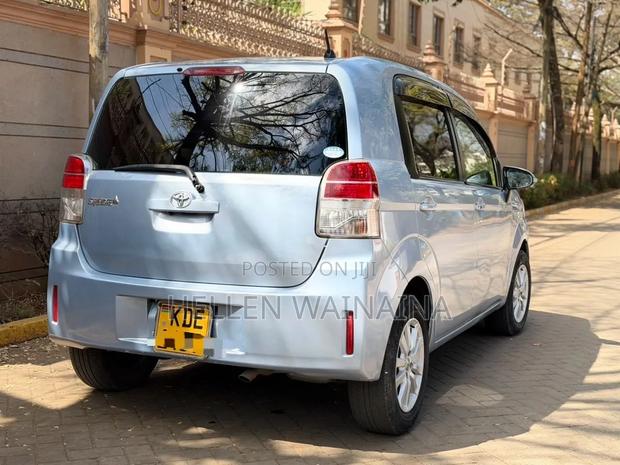 Toyota Spade 2014 Silver