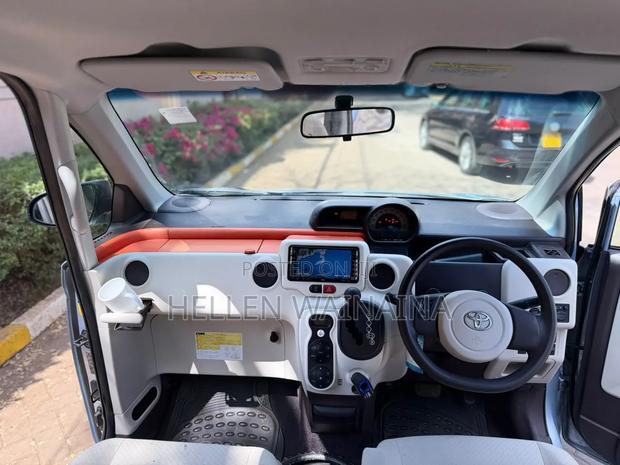 Toyota Spade 2014 Silver
