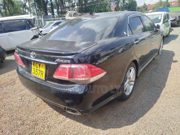 Toyota Crown 2013 Black
