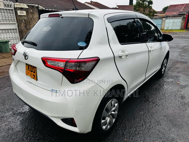 Toyota Vitz 1.3 FWD 5dr 2017 Pearl