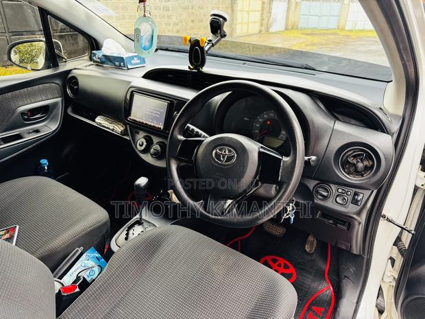 Toyota Vitz 1.3 FWD 5dr 2017 Pearl