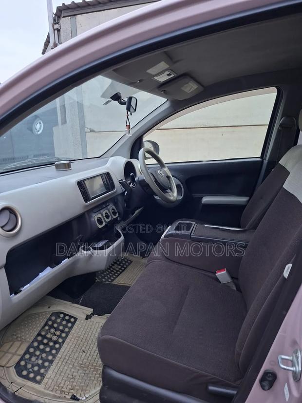 Toyota Passo 2015 Pink